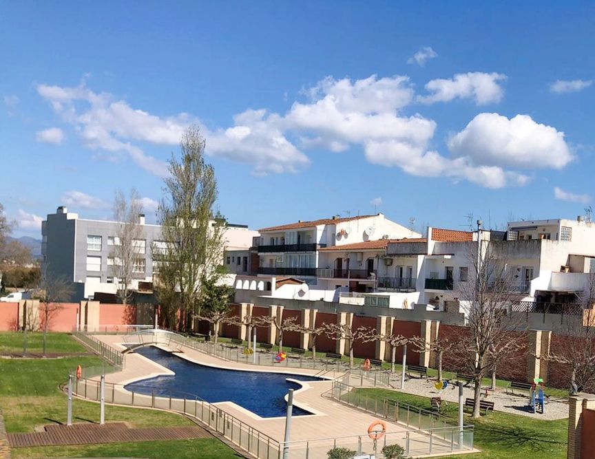 Apartment for sale in Empuriabrava with parking