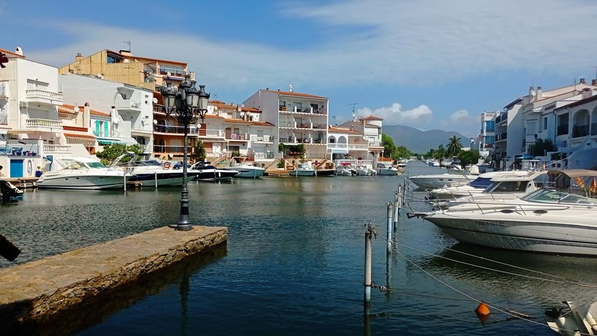 Terraced house for sale in Empuriabrava with terrace