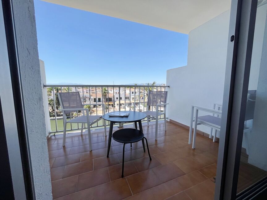 Studio with canal view terrace for sale in Empuriabrava