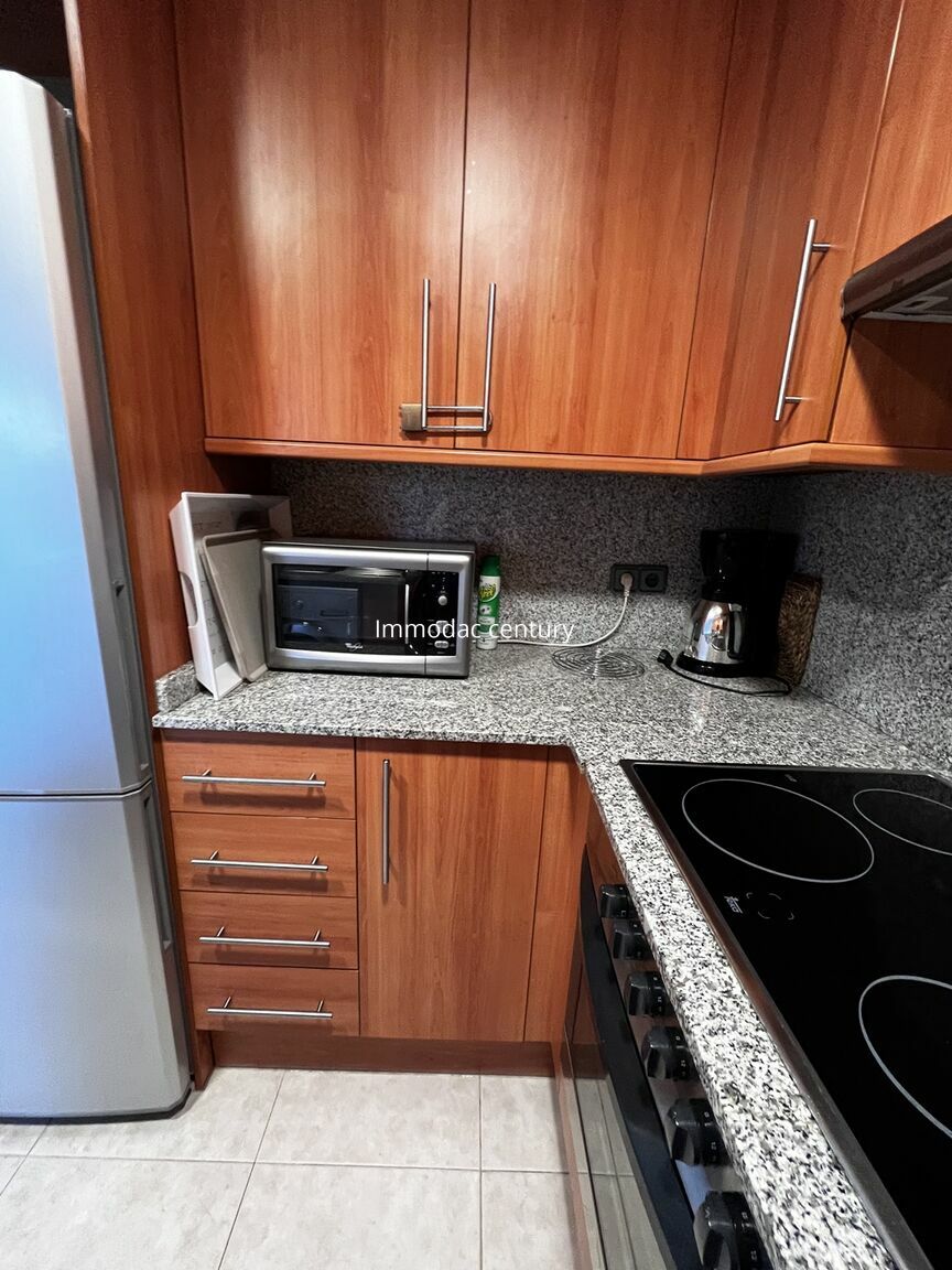 Apartment for sale in Empuriabrava with terrace.