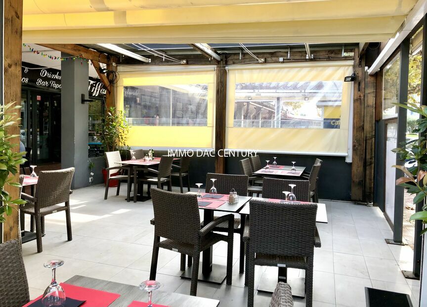 Commercial space restaurant, bar for sale in Empuriabrava