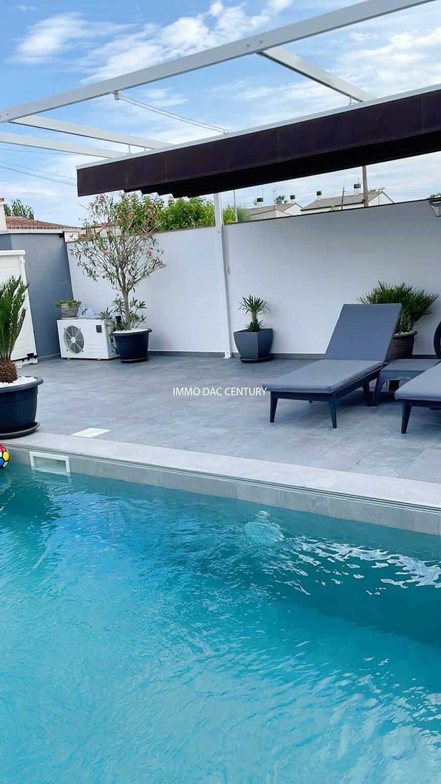 Schönes Haus komplett renoviert mit Swimmingpool in Strandnähe