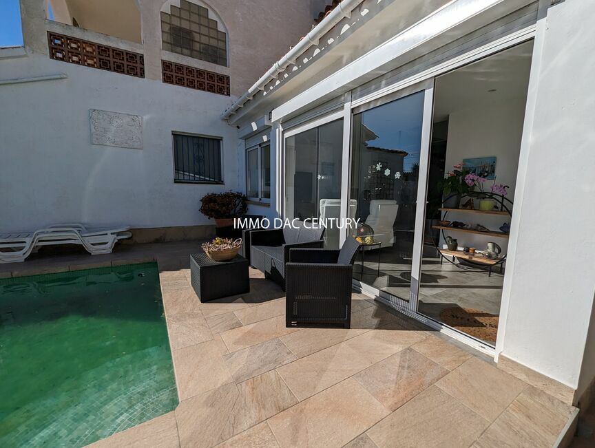 Beautiful house completely renovated with swimming pool
