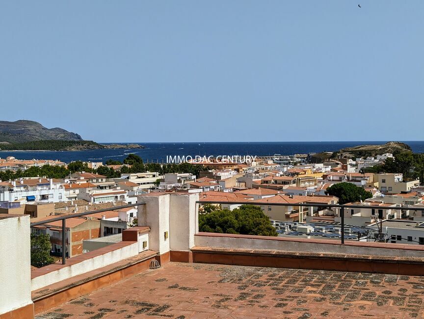 Schönes Einfamilienhaus mit Panoramablick auf das Meer und die Berge zum Verkauf in Llança.