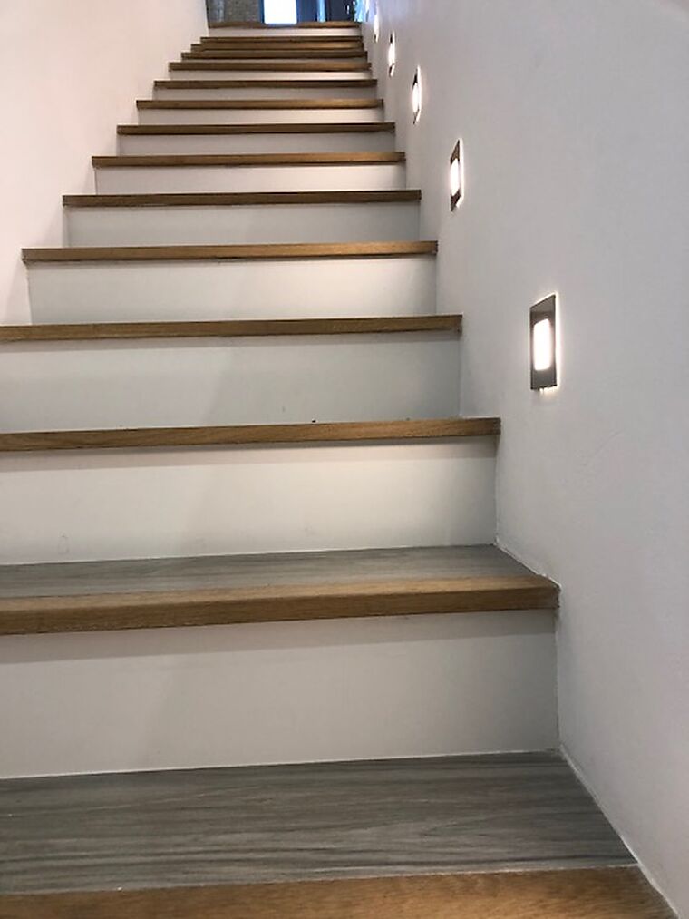 ¿Qué luz poner para el hueco de una escalera?